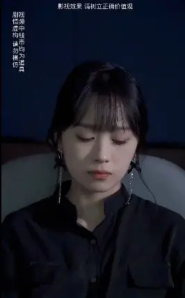 《物价贬值一万倍我成了世界首富》：月入三千的逆袭，荒诞喜剧中的人生哲学